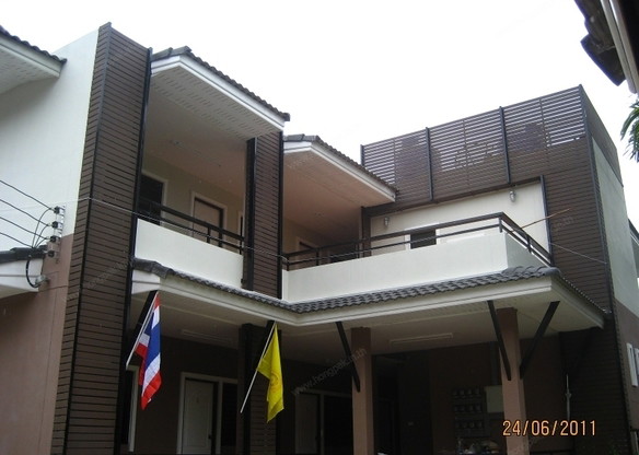 Condo — photo 1