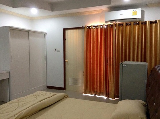 1 Bed Condo — photo 2