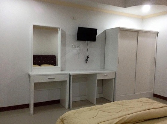 1 Bed Condo — photo 3