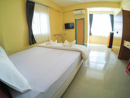 1 Bed Condo — photo 3