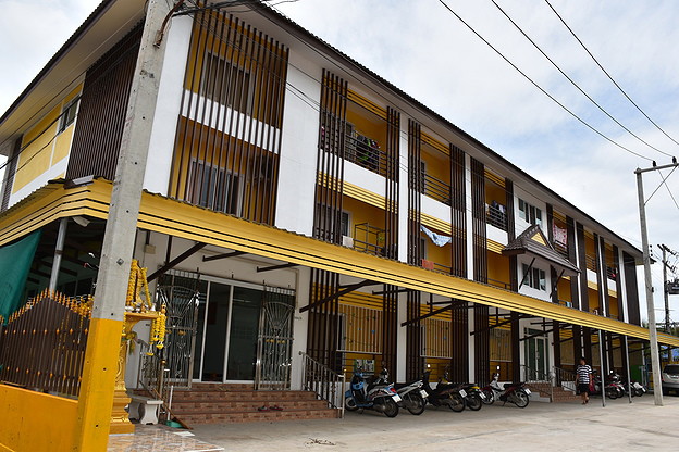 Condo — photo 1