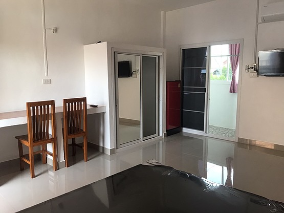 1 Bed Condo — photo 3