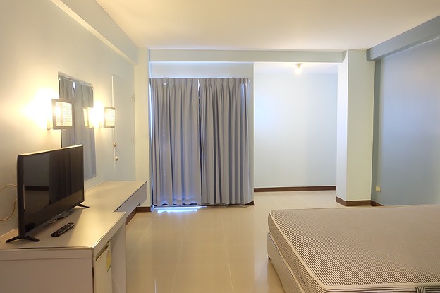 1 Bed Condo — photo 1