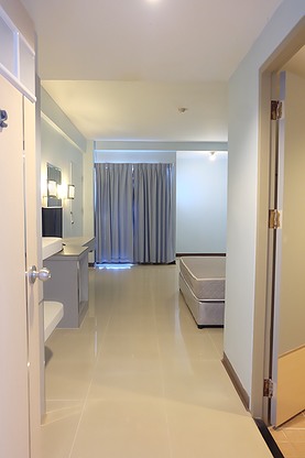 1 Bed Condo — photo 2