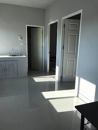 1 Bed Condo — photo 3