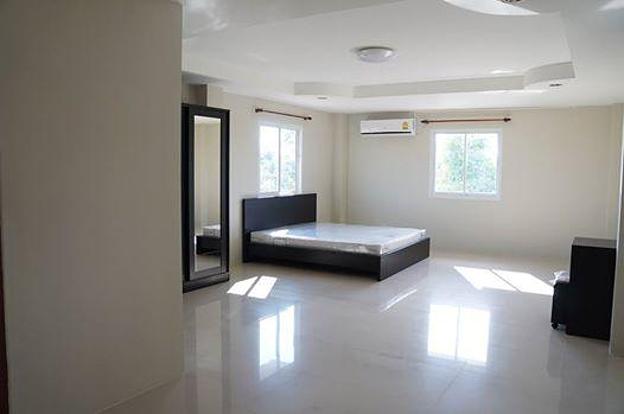 1 Bed Condo — photo 1