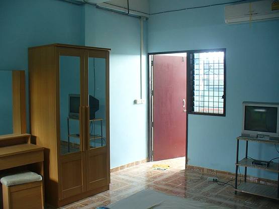 1 Bed Condo — photo 2