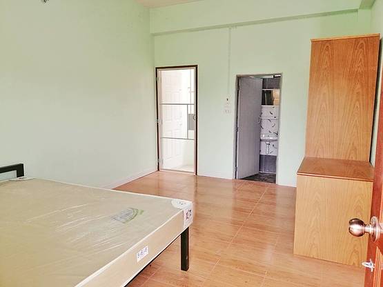 1 Bed Condo — photo 1