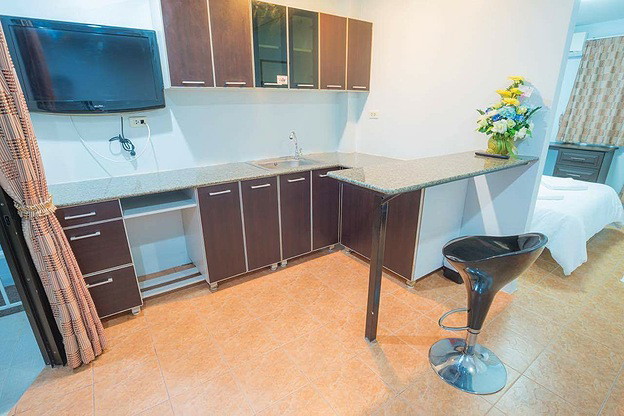 1 Bed Condo — photo 4