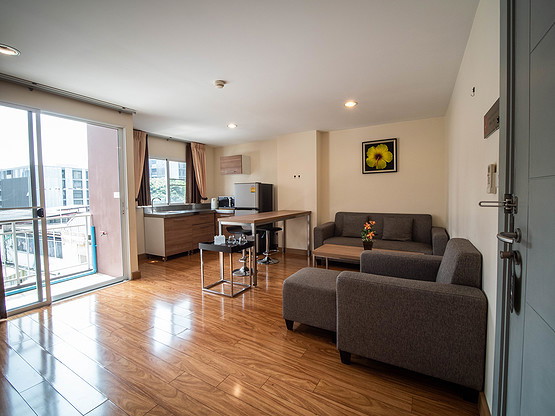 1 Bed Condo · Khlong Toei, bangkok — photo 4