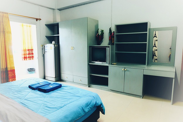 1 Bed Condo — photo 2