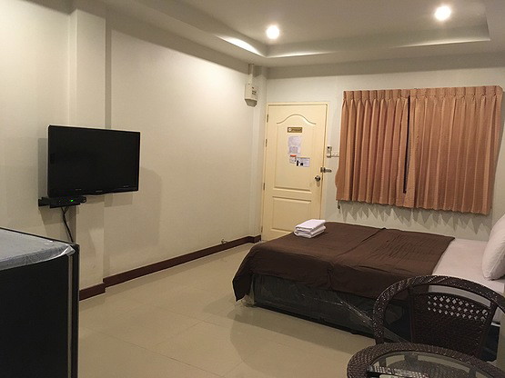 1 Bed Condo — photo 2
