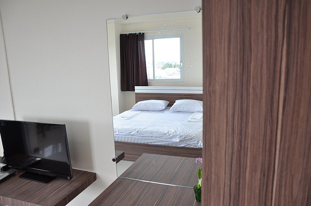 Condo — photo 3