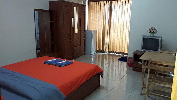 1 Bed Condo — photo 2