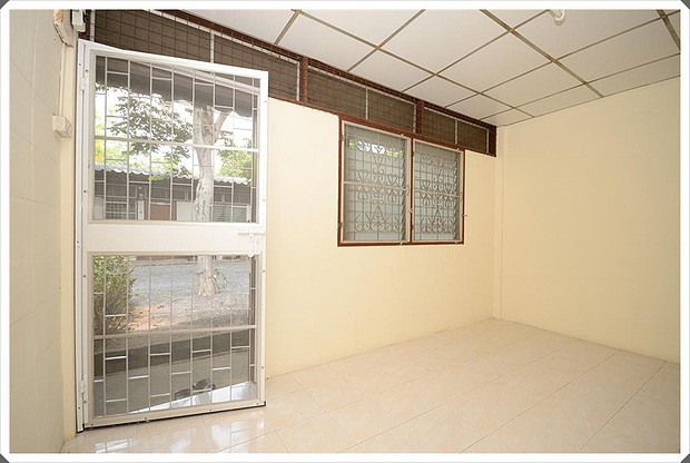 1 Bed Condo — photo 3