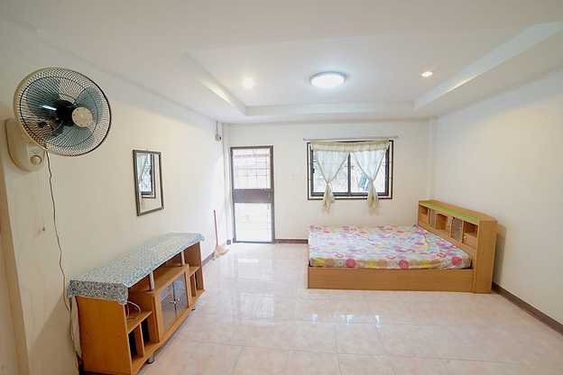 1 Bed Condo — photo 1