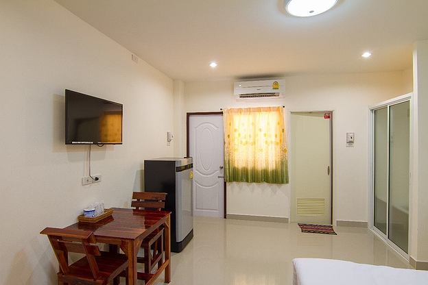 1 Bed Condo — photo 3