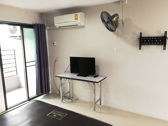 1 Bed Condo — photo 3