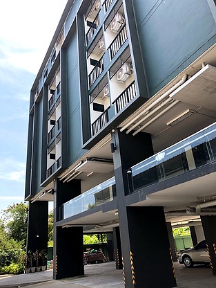 1 Bed Condo — photo 3