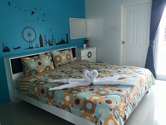 1 Bed Condo — photo 2