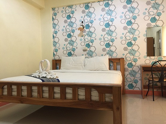 1 Bed Condo — photo 2
