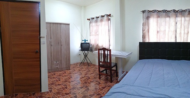 1 Bed Condo — photo 2