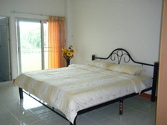 1 Bed Condo — photo 2