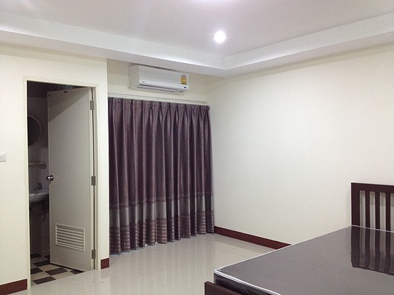 1 Bed Condo · Wang Thonglang, bangkok — photo 2