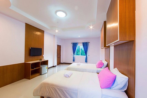 1 Bed Condo — photo 1