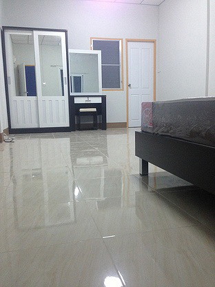 1 Bed Condo — photo 2