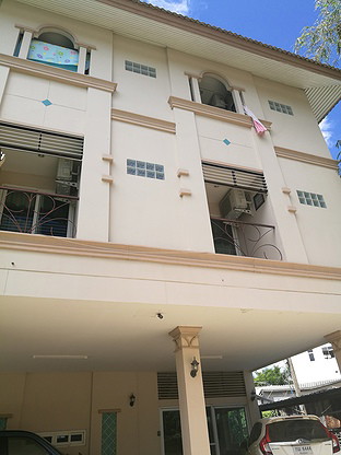 1 Bed Condo — photo 1