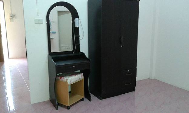 1 Bed Condo — photo 2