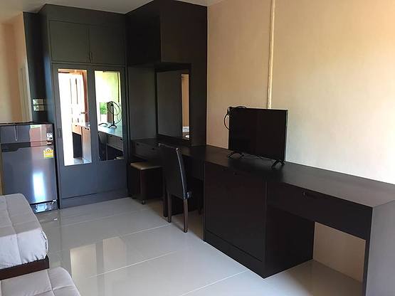 1 Bed Condo — photo 2