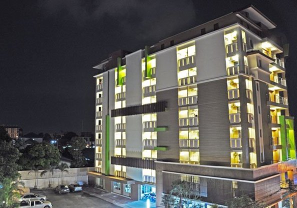 1 Bed Condo — photo 2