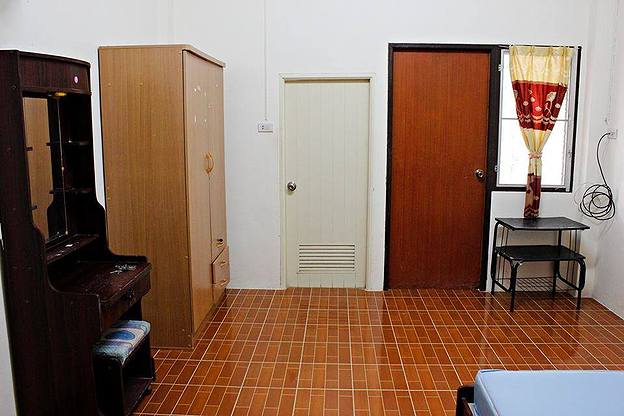 1 Bed Condo — photo 2