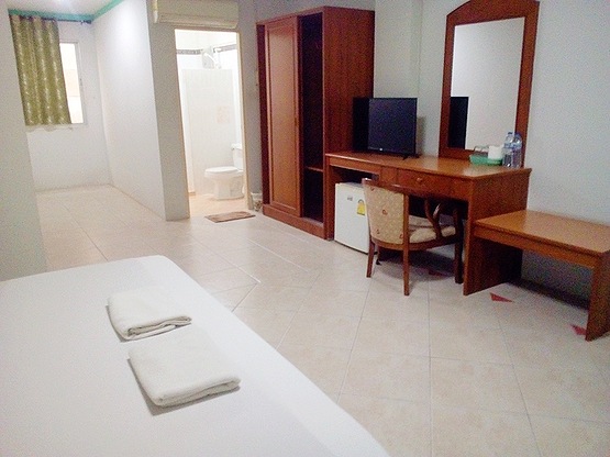 1 Bed Condo — photo 1