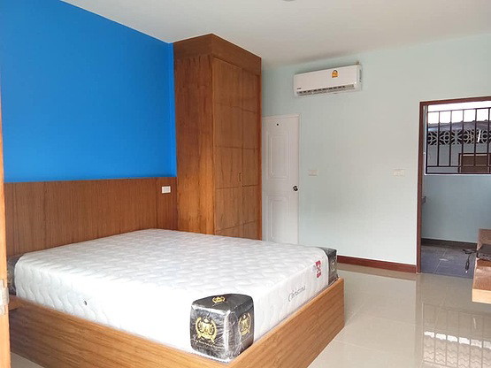 1 Bed Condo — photo 3