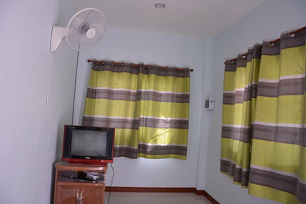 1 Bed Condo — photo 2