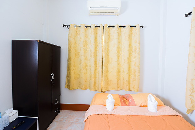 1 Bed Condo — photo 2