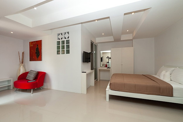 1 Bed Condo — photo 3