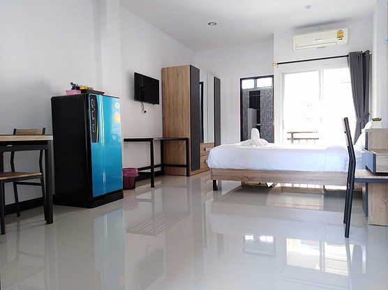 1 Bed Condo — photo 2