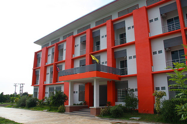 Condo — photo 1