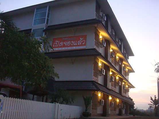 Condo — photo 1
