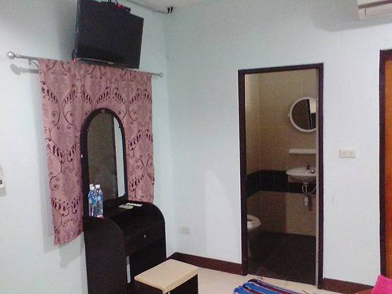 1 Bed Condo — photo 2