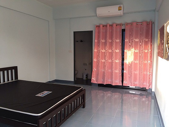 1 Bed Condo — photo 3