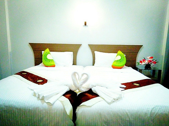 1 Bed Condo — photo 1