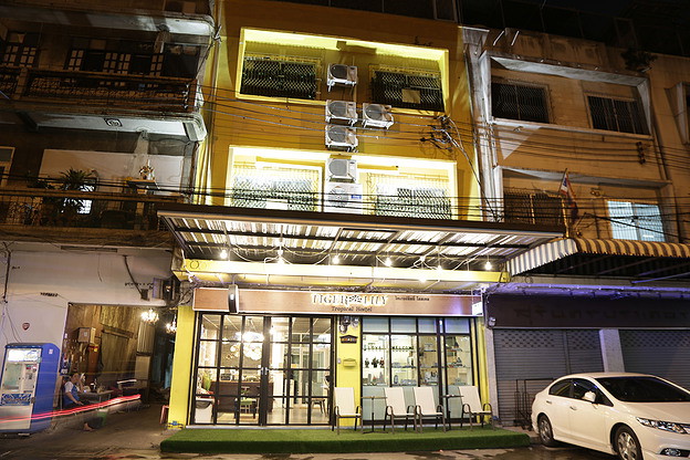 1 Bed Condo · Pom Prap Sattru Phai, bangkok — photo 2