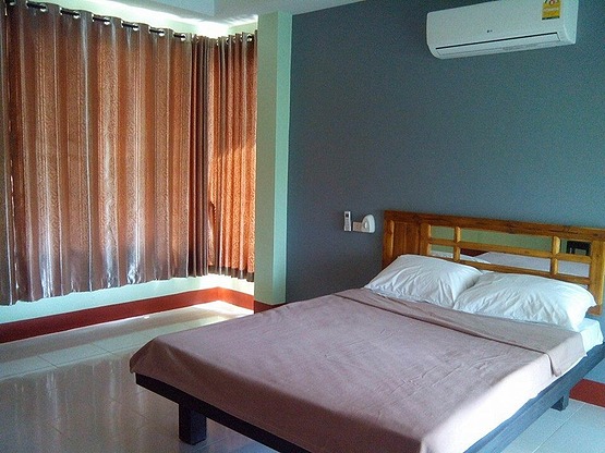 1 Bed Condo — photo 1