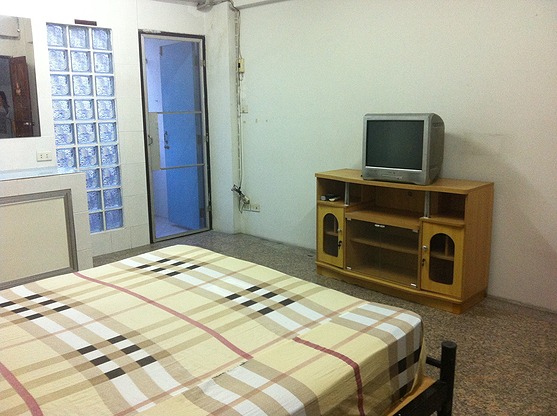 1 Bed Condo · Wang Thonglang, bangkok — photo 2