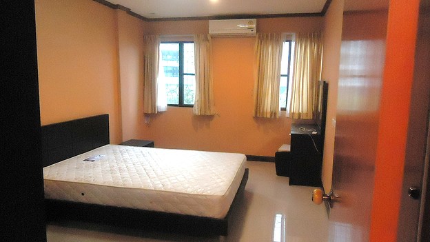 1 Bed Condo · Watthana, bangkok — photo 2